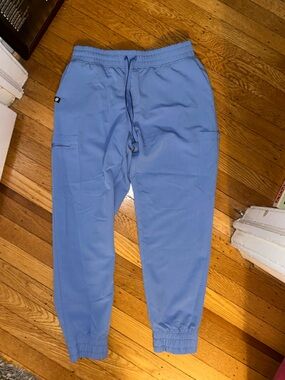 Jaanuu Scrub Joggers in Ceil Blue
